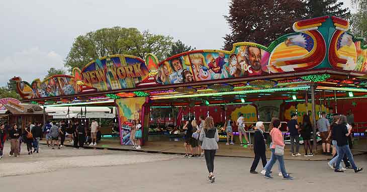 "New York" Autoscooter von Diebold auf dem Schrobenhausener Volksfest 2023 (©Foto: Martin Schmitz)